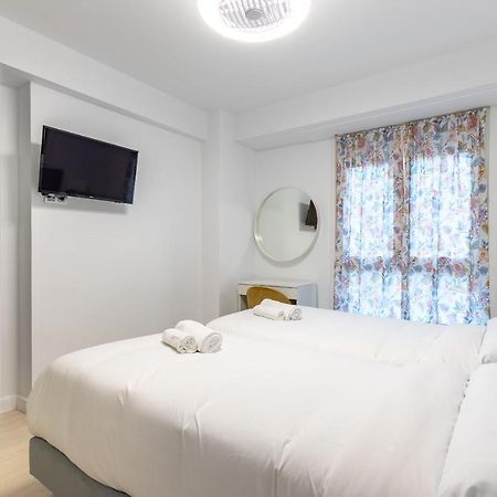 Cruces Metro Rooms Baracaldo Exterior foto