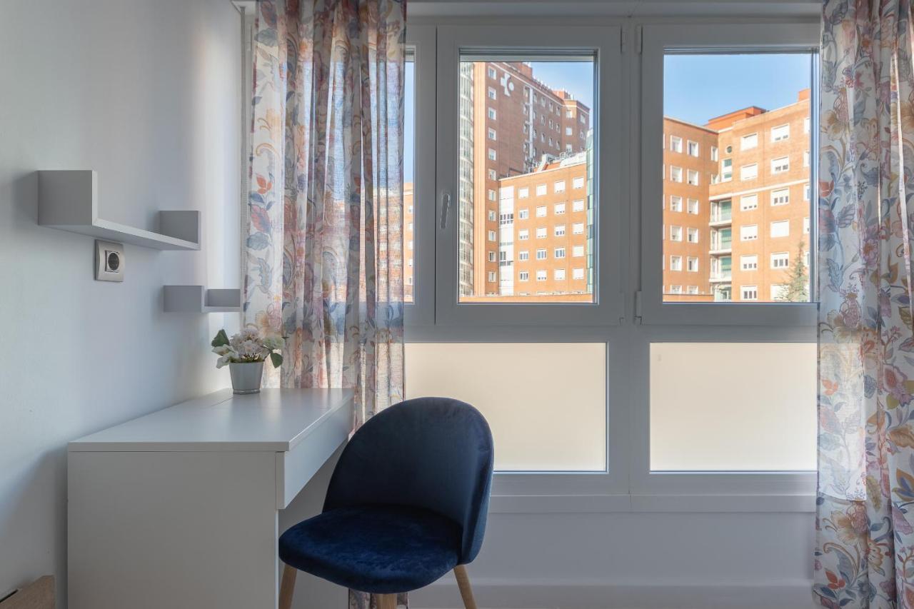 Cruces Metro Rooms Baracaldo Exterior foto