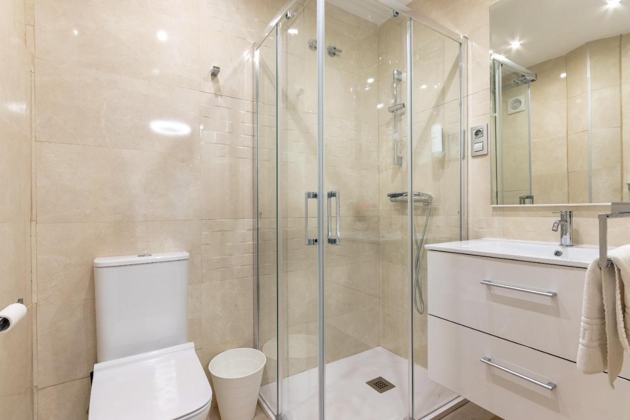 Cruces Metro Rooms Baracaldo Exterior foto