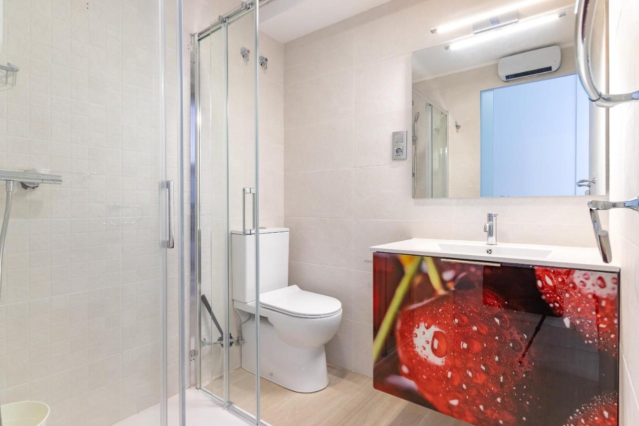 Cruces Metro Rooms Baracaldo Exterior foto